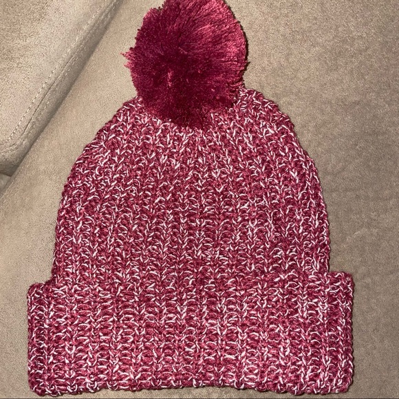 ⭐️ Poshmark pom pom knit beanie poshfixings burgundy - Picture 2 of 3